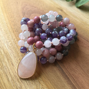 สร้อยมาลาถักมือ <span class=keywords><strong>108</strong></span> เม็ด, โรสควอตซ์, อเมทิสต์, โรโดไนต์, จาปา มาลา, สำหรับการทำสมาธิ, คริสตัลบำบัด, ของขวัญสำหรับโยคะและการสวดมนต์ - Product Image 4