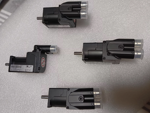 มอเตอร์ใหม่เอี่ยม B&R 8LSA25.R0060D000-0 รุ่น 8LSA25.R0060D000-0 - Product Image 1