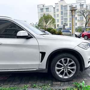 ฝาครอบช่องระบายอากาศกันชนหน้า BMW X5 F15 ปี 2014-2018 รุ่น M Sport ลายคาร์บอนไฟเบอร์  วัสดุ ABS  แบบติดกาว  ตกแต่งภายนอก - Product Image 3