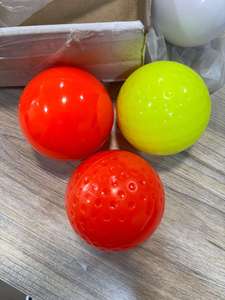 Pelotas de Hockey Premium, Diseño Resistente y Duradero, Adecuadas para Sesiones de Práctica, Clubes Deportivos Escolares y Entrenamiento Profesional - Product Image 3