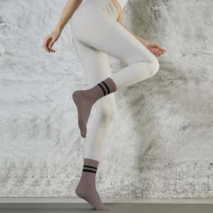 Wholesale Striped Yoga Stockings Five-fingered Socks Pilates Socks Women's Anti-slip Sports Dedicated Split-finger Socks - Product Image 4