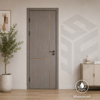 Porte intérieure en WPC résistant aux termites avec motifs gravés CNC et garniture décorative en acier inoxydable antirouille pour la maison