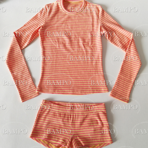 Completo Loungewear Estivo 2026 Personalizzato in Cotone a Righe da Donna: Set 2 Pezzi con Pantaloncini e T-shirt a Maniche Lunghe - Product Image 4
