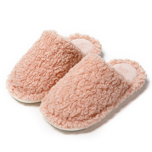 Chaussons d'hiver en coton intérieur et extérieur en peluche pour homme et femme Chaussons promotionnels en fourrure de couleur bonbon - Product Image 3