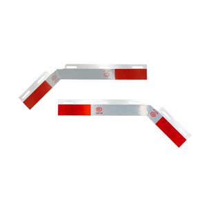Reflector de Guardabarros Angulado de 24"x3" para Camión y Remolque, Aluminio Rojo/Blanco con Cinta Reflectante - Product Image 1