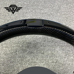 Volant de voiture personnalisé en fibre de carbone avec éclairage LED, adapté aux modèles W222 W203 W204 W205 W212 W213 CLS W218 - Product Image 4