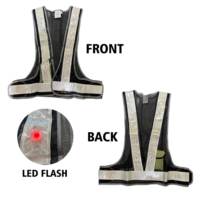 Gilet de sécurité réfléchissant noir réglable en forme de V pour la course à pied et le cyclisme, en maille polyester durable avec lumières LED
