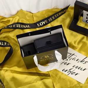 Sac cadeau en papier kraft blanc de luxe, impression personnalisée de votre logo, option de poignée personnalisable pour l'achat, élégant et personnalisé - Product Image 2