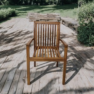 Mobilier d'extérieur contemporain en bois de teck d'Indonésie Chaise de salle à manger en teck pour patio, balcon, jardin ou plage - Product Image 4