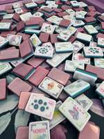 Nouvelles Tuiles de Mahjong Américain Populaires de 160 Pièces avec 3 Couches de Finition Rouge, Jeu de Société Pliable et Portable de 36 mm, Stock Original