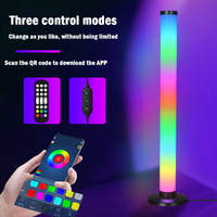 Lampe de bureau LED RGB intelligente et moderne avec application et télécommande, synchronisation musicale, intensité réglable, abat-jour blanc pour chambre, entrepôt et salles de jeux