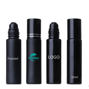 Boîte avec logo personnalisé emballage <span class=keywords><strong>de</strong></span> protection UV huile essentielle <span class=keywords><strong>de</strong></span> <span class=keywords><strong>parfum</strong></span> <span class=keywords><strong>vide</strong></span> givré noir roller ball 10ml verre noir roll on <span class=keywords><strong>bouteille</strong></span> - Product Image 2