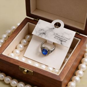Cartes de présentation de bijoux pliantes à charnière en gros - Emballage de boîte cadeau pour bagues avec fenêtre transparente pour la vente au détail en boutique - Product Image 1