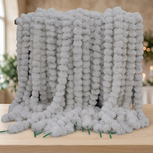 Decoración Festiva para el Hogar y la Oficina con Flores Artificiales para Navidad, Día de la Madre, Pascua, Año Nuevo - Adorno Colgante para Puerta Hecho a Mano en India - Product Image 3