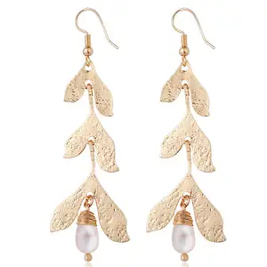 wholesale handmade fashionable bohemian Korean fresh water pearl long dangling earrings jewelry for lady supplier