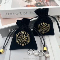 Kantong Beludru Mewah Custom dengan Logo Cetak Stamping Emas, MOQ Rendah dan Harga Terjangkau, Kantong Serut Beludru untuk Perhiasan dan Hadiah