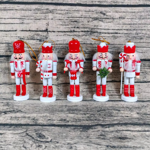 Vente en gros de pendentifs <span class=keywords><strong>casse</strong></span>-noisettes en bois faits à la main de 13 cm avec impression couleur intégrale, marque Ziyu, classique pour la décoration de Noël - Product Image 5