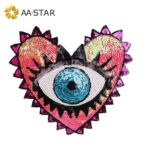 Hot Sale Herz Auge voller Rücken Größe Pailletten Applikation Stickerei Patch für Jacke