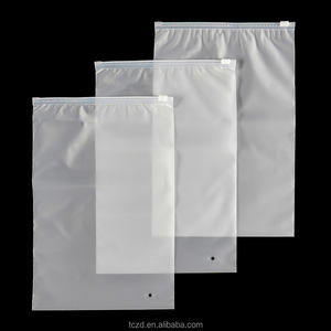 Sac en plastique transparent PE avec fermeture éclair et impression en gravure pour vêtements, sac en plastique à fermeture éclair en gros - Product Image 4