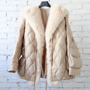Nouveau modèle Manteau léger entièrement doublé avec grand col en fourrure de <span class=keywords><strong>renard</strong></span> Manteau en duvet pour femme - Product Image 1