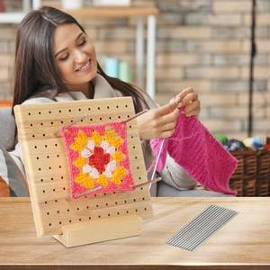 Blocker de crochet en bois fabriqué à la main personnalisé support de planche de crochet à tricoter pour carrés de grand-mère artisanat en bois boîtes en bois panneaux muraux - Product Image 5