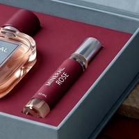 Boîte à parfum rigide réutilisable de style livre bleu magnétique de luxe personnalisée avec doublure en éponge et deux vaporisateurs de voyage