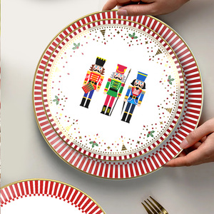 Juego de <span class=keywords><strong>Vajilla</strong></span> de Porcelana con Diseño de Cascanueces Navideño, con Borde Dorado, Platos, Tazones, Tazas y Platillos de Porcelana Navideña, Caja de Regalo Navideña, Venta al por Mayor - Product Image 2