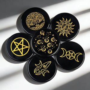 Piedra de Obsidiana Negra Natural Redonda para Palmilla <span class=keywords><strong>con</strong></span> Símbolos Grabados de Sol, Luna y Diosa Estelar para Sanación Reiki al por Mayor - Product Image 3