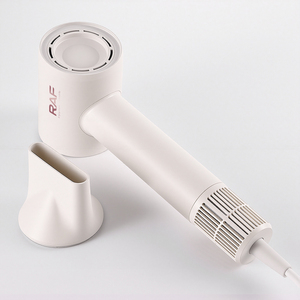 Sèche-cheveux RAF 1600W haute vitesse 110000 tr/min 2 vitesses 4 températures Protection contre la surchauffe Séchage rapide Usage professionnel en salon R.4041 - Product Image 2