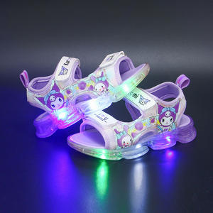 Été 2025 Nouveau Style Chaussures de plage polyvalentes pour filles, Sandales de dessin animé éclairées par LED, antidérapantes et résistantes à l'usure Grossiste - Product Image 3