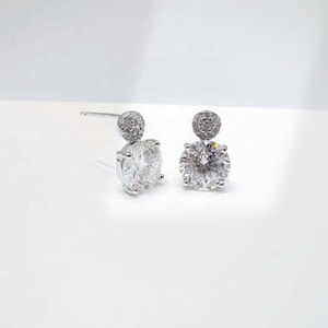 ต่างหูทองเหลืองทรงกลมแบบขายส่ง สำหรับงานแต่งงาน ทอง 14k 18k ประดับเพชรคิวบิกเซอร์โคเนีย ดีไซน์เรขาคณิต ทองแดง คลาสสิก แฟชั่นสำหรับผู้หญิง - Product Image 3