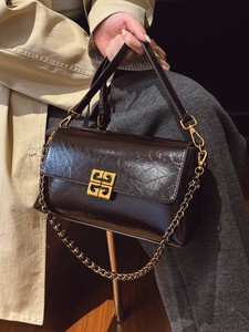 Elegante Bolso de Hombro Cuadrado de Gran Capacidad para Mujer, de Cuero Encerado con Parches y Detalles de Cadena, de Lujo - Product Image 4