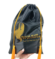 Sac à cordon en satin de soie recyclable avec pompon, logo personnalisé imprimé pour l'emballage de perruques de cheveux naturels et de mèches, idéal pour la vente au détail de marques.