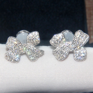 Orecchini a perno con fiocco intrecciato per donna, accessori per l'orecchio semplici da indossare tutti i giorni - Product Image 1