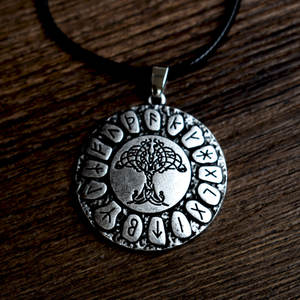 Gioielli Celtici Norreni, Ciondolo Albero della Vita Yggdrasil con Rune, Albero del Mondo Scozzese - Product Image 5