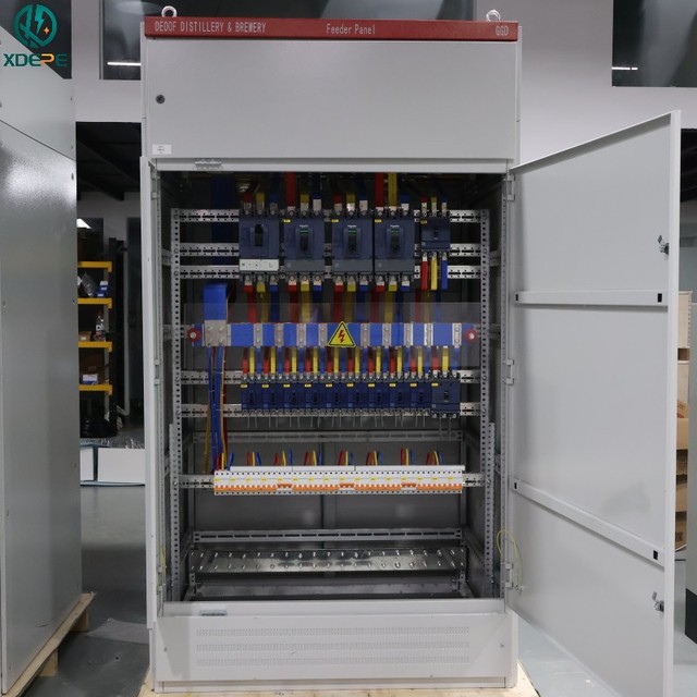 Low Voltage 380V GGD Feeder Panel 3 Phase Circuit Breaker Switchboard with IP54 Protection and Hybrid Lock for Beverage Factory
