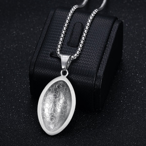 Elegante Collana con Ciondolo a Forma di Mano di Fatima, Simbolo di <span class=keywords><strong>Protezione</strong></span> e Buona Fortuna per Uomo - Product Image 2