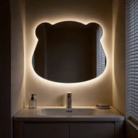 Miroir intelligent de salle de bain LED de forme irrégulière moderne, anti-buée, à intensité variable, rétroéclairé, avec commande tactile
