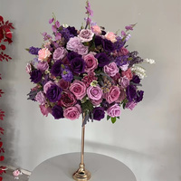 C-338 Boule de fleurs artificielles en soie violette personnalisée, décoration de table de mariage, centre de table de mariage, décorations de table