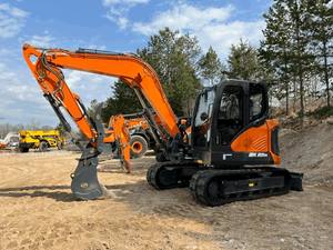 Miniexcavadora Compacta y Eficiente DX89R-7 con Cucharón de 0.28m³ y Respuesta Rápida para Proyectos en Huertos Pequeños - Product Image 2