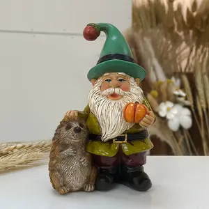 New design garden decoration resin craft gnomes with hedgehog figurines poly resin gnome with pumpkin Harvest festival gift