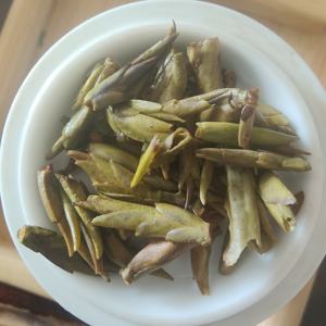 KAIYANGE Yunnan Pu'er DA XUE SHAN Daxue montaña Pu'er té crudo salvaje antiguo árbol púrpura brote té dulce Néctar fragante brote <span class=keywords><strong>de</strong></span> té - Product Image 5