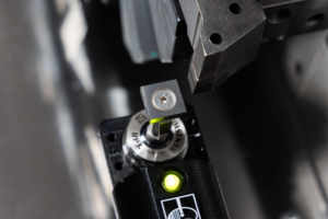 Tornio a letto inclinato a doppio mandrino a 5 assi personalizzato a 5 assi <span class=keywords><strong>per</strong></span> lavorazione di precisione in ghisa HT300 - Product Image 3