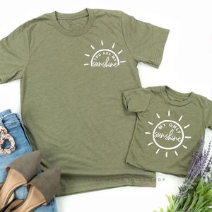 Chemises en coton à manches courtes pour maman et moi, impressions personnalisées en vinyle, t-shirts à col rond - Product Image 1