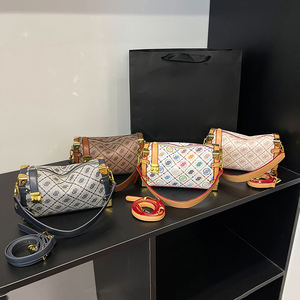 Bolso de Mano Casual Geométrico de Color Moderno y Lujoso para Mujer, con Cierre de Botón, Portátil, Suave y Distintivo, de Forma Cuadrada - Product Image 5