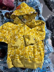 Hoodies Bapees de qualité supérieure pour hommes, style streetwear, avec impression en relief et effet déchiré, en coton et denim, vêtements de créateur - Product Image 5