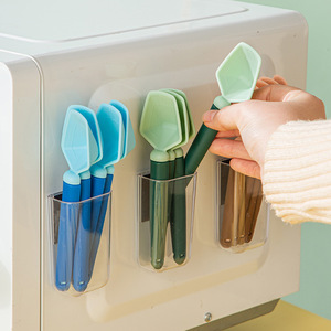 Magnetic Sealing Clip With <b>Measuring</b> <b>Spoon</b> Plastic Food Snack Refrigerator Magnet 2 In 1 - Product Image 3