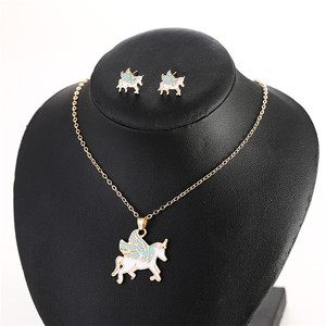 Trendz Offre Spéciale Métal Dégoulinant Artisanat Licorne Fille Enfants Collier Boucles D'oreilles Ensemble De Bijoux - Product Image 6