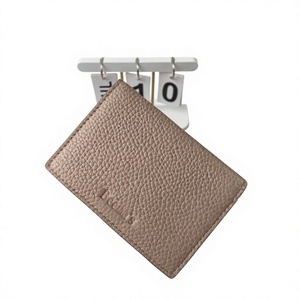 Porte-cartes minimaliste unisexe en cuir synthétique microfibre écologique, fermeture pliante, beige uni - Product Image 1