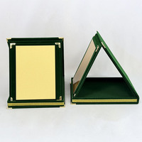 Plaque de certificat en bois personnalisée avec impression or, argent, vert et velours MH-J0438